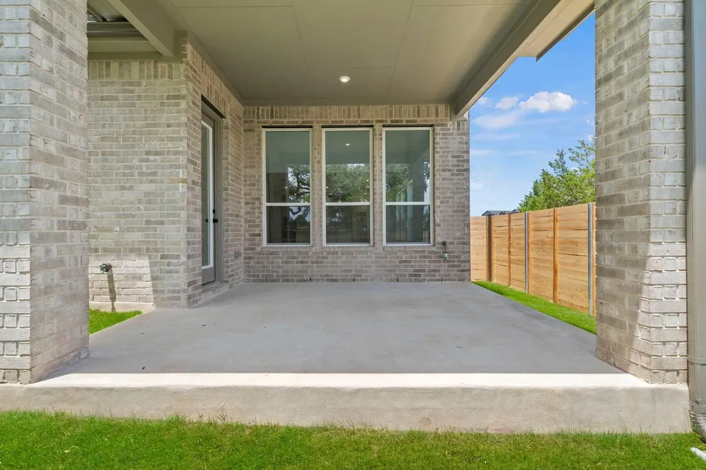 1329 White Daisy Lane Georgetown TX 78628