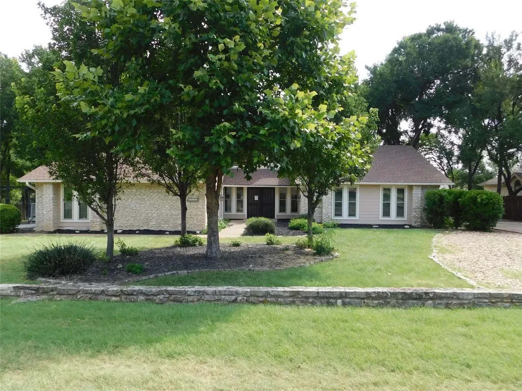 1006 Porpoise Street Lakeway TX 78734
