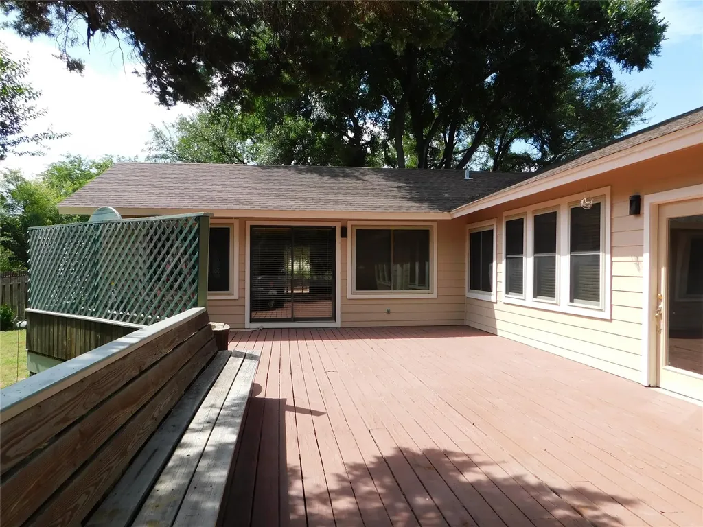 1006 Porpoise Street Lakeway TX 78734