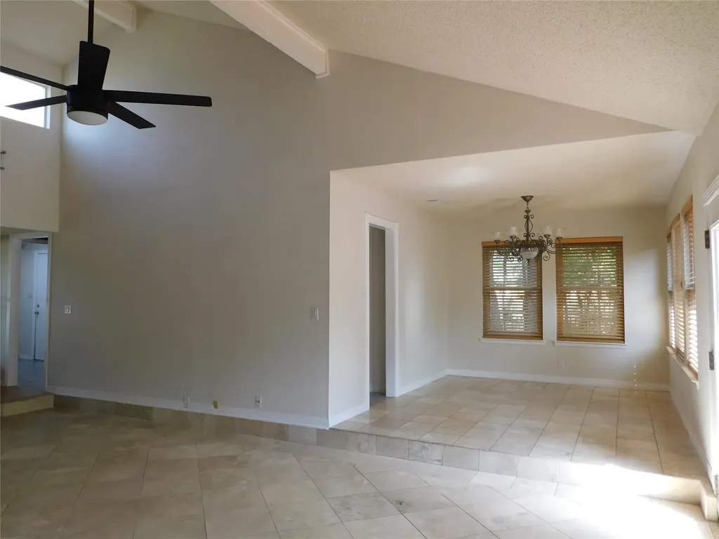 1006 Porpoise Street Lakeway TX 78734