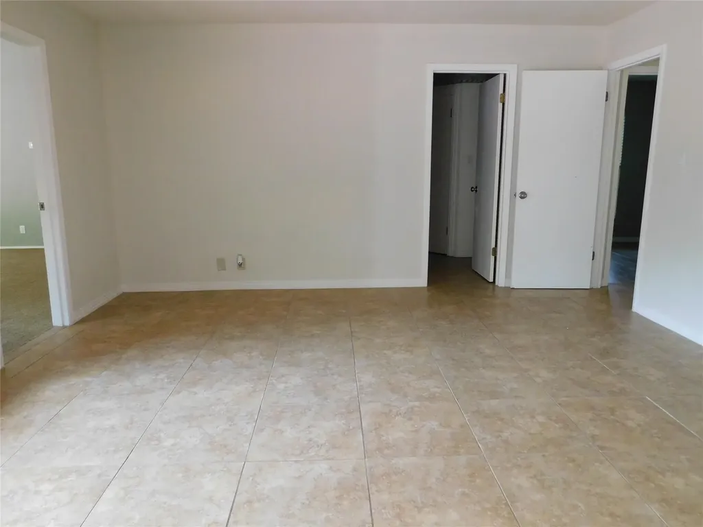 1006 Porpoise Street Lakeway TX 78734