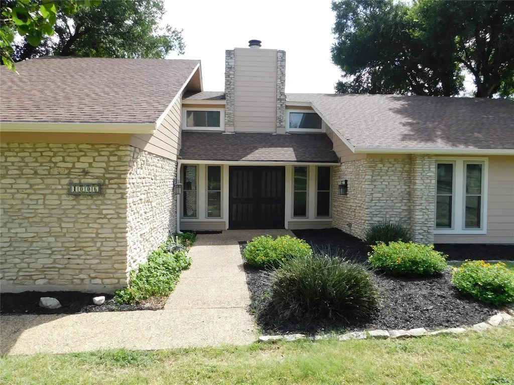 1006 Porpoise Street Lakeway TX 78734