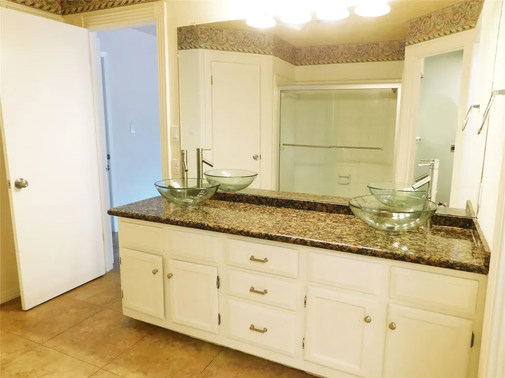 1006 Porpoise Street Lakeway TX 78734