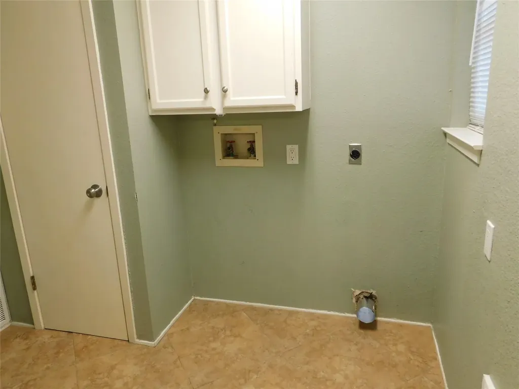 1006 Porpoise Street Lakeway TX 78734