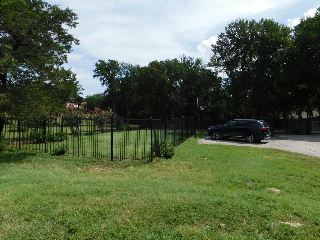 1006 Porpoise Street Lakeway TX 78734