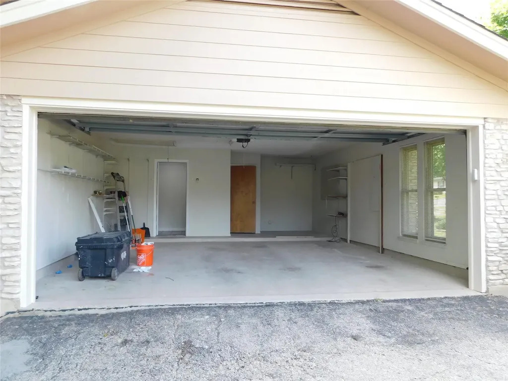 1006 Porpoise Street Lakeway TX 78734