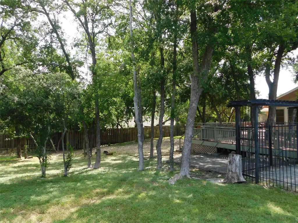 1006 Porpoise Street Lakeway TX 78734
