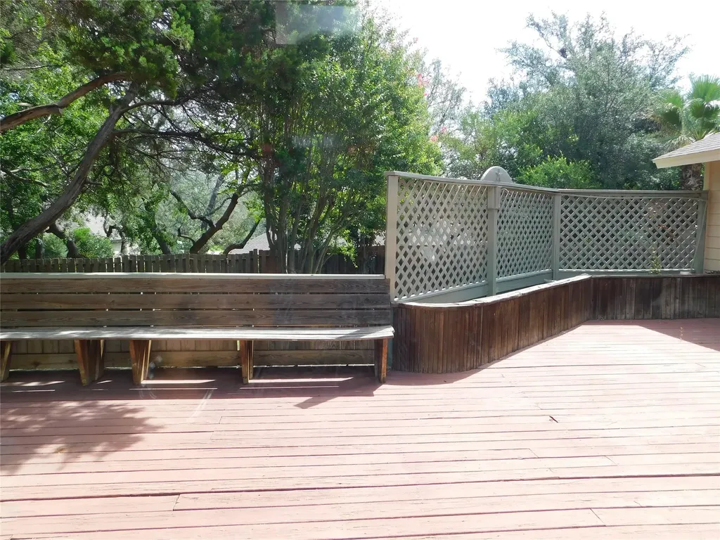 1006 Porpoise Street Lakeway TX 78734