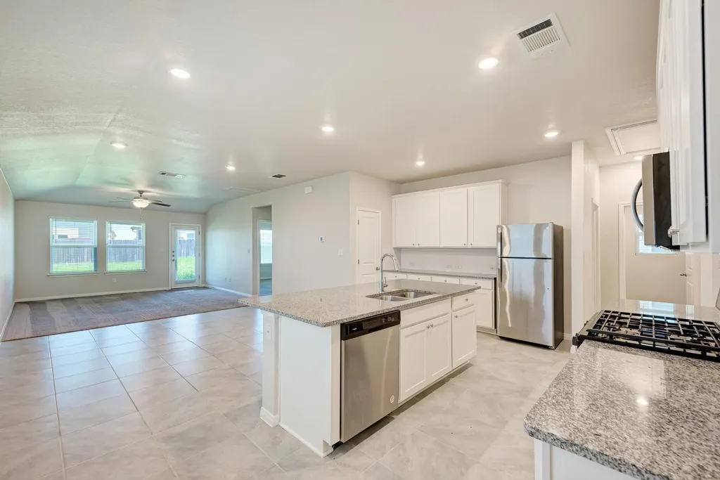 524 Longmount Cove Liberty Hill TX 78642