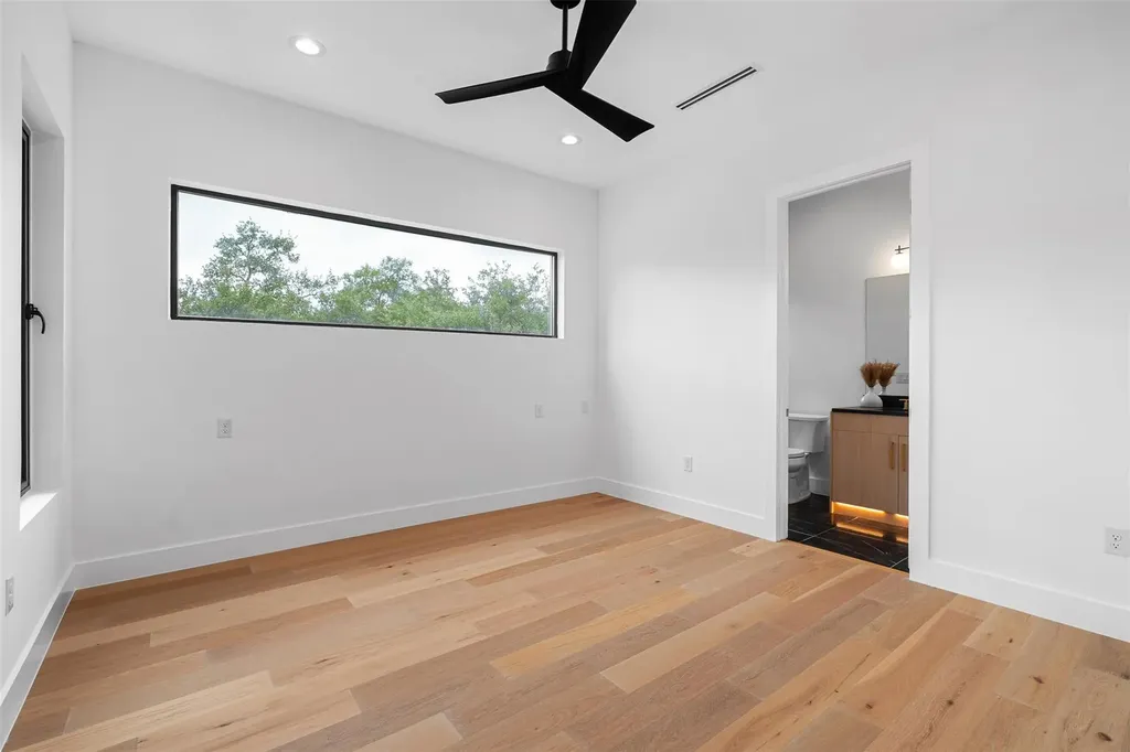 2208 Montclaire Street Austin TX 78704