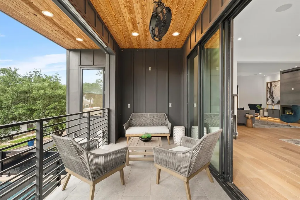 2208 Montclaire Street Austin TX 78704