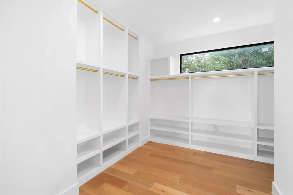 2208 Montclaire Street Austin TX 78704