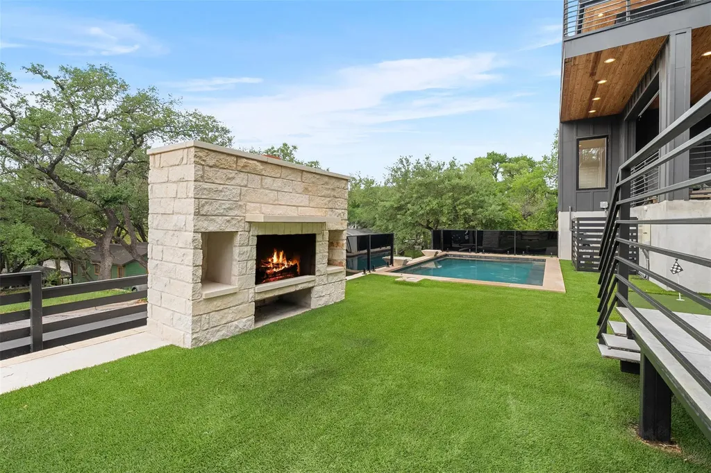2208 Montclaire Street Austin TX 78704