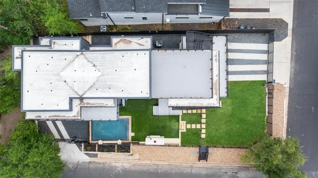 2208 Montclaire Street Austin TX 78704
