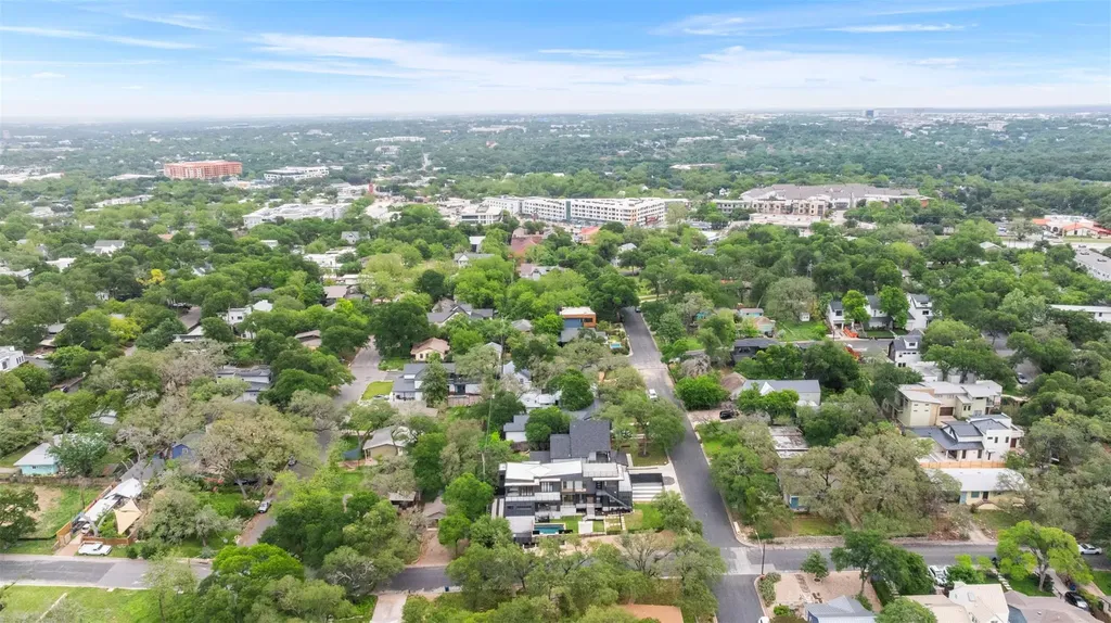 2208 Montclaire Street Austin TX 78704