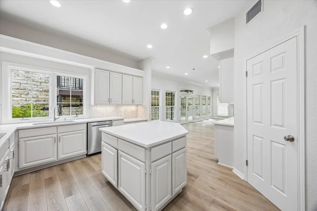 6324 Bon Terra Drive Austin TX 78731