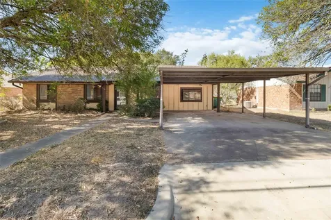 757 N Main Street La Grange TX 78945