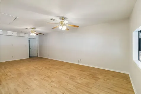 757 N Main Street La Grange TX 78945