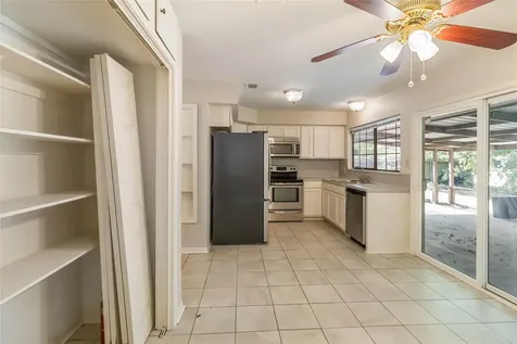 757 N Main Street La Grange TX 78945