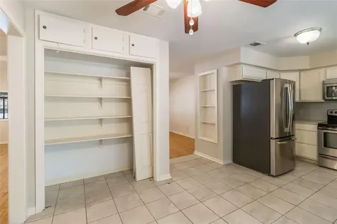 757 N Main Street La Grange TX 78945