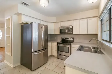 757 N Main Street La Grange TX 78945