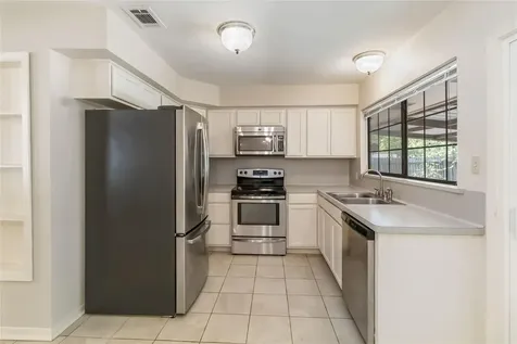 757 N Main Street La Grange TX 78945