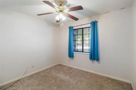 757 N Main Street La Grange TX 78945
