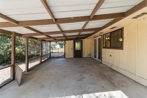 757 N Main Street La Grange TX 78945