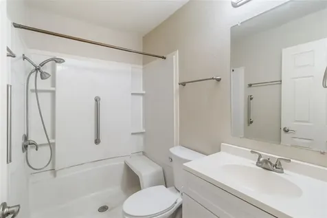 757 N Main Street La Grange TX 78945
