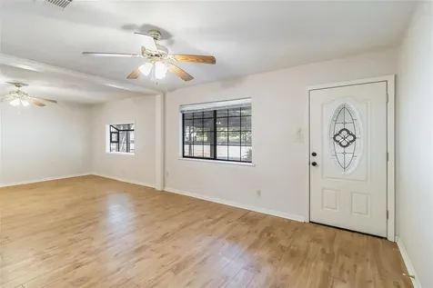 757 N Main Street La Grange TX 78945