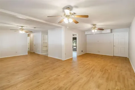 757 N Main Street La Grange TX 78945