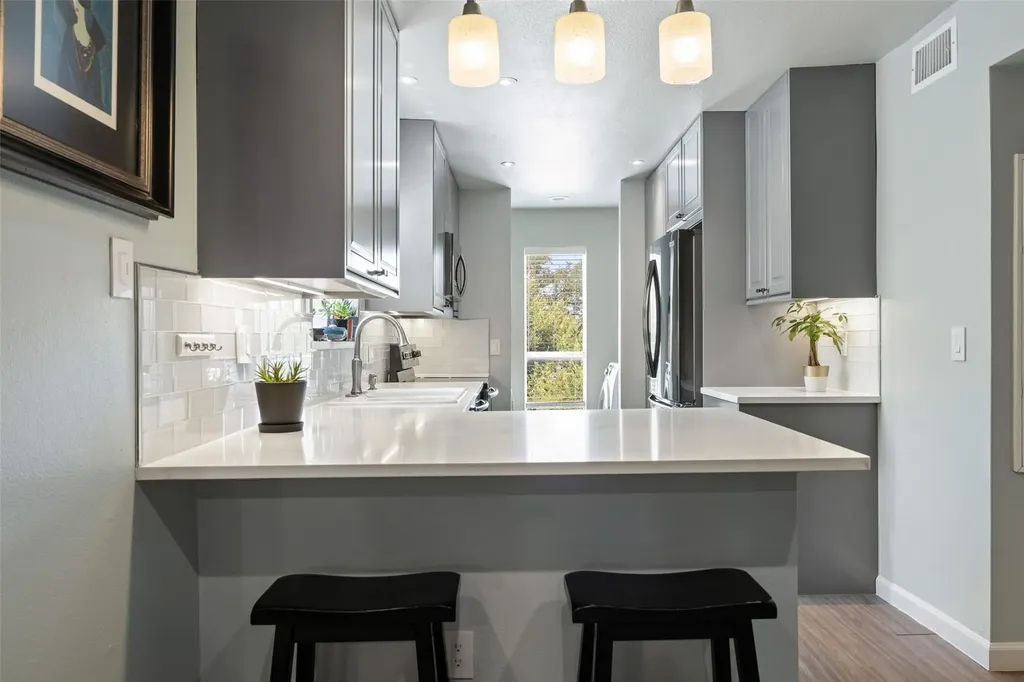 2450 Wickersham Lane Austin TX 78741