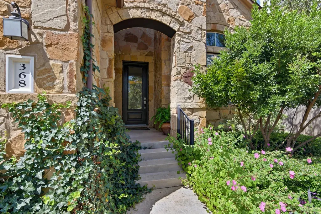 368 Pink Granite Boulevard Dripping Springs TX 78620