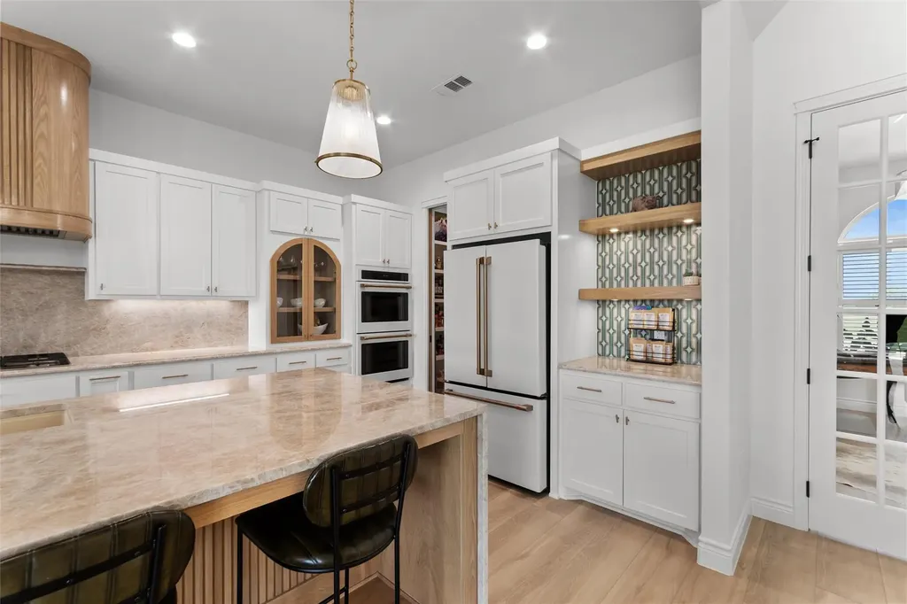 1602 Hunt Drive Salado TX 76571