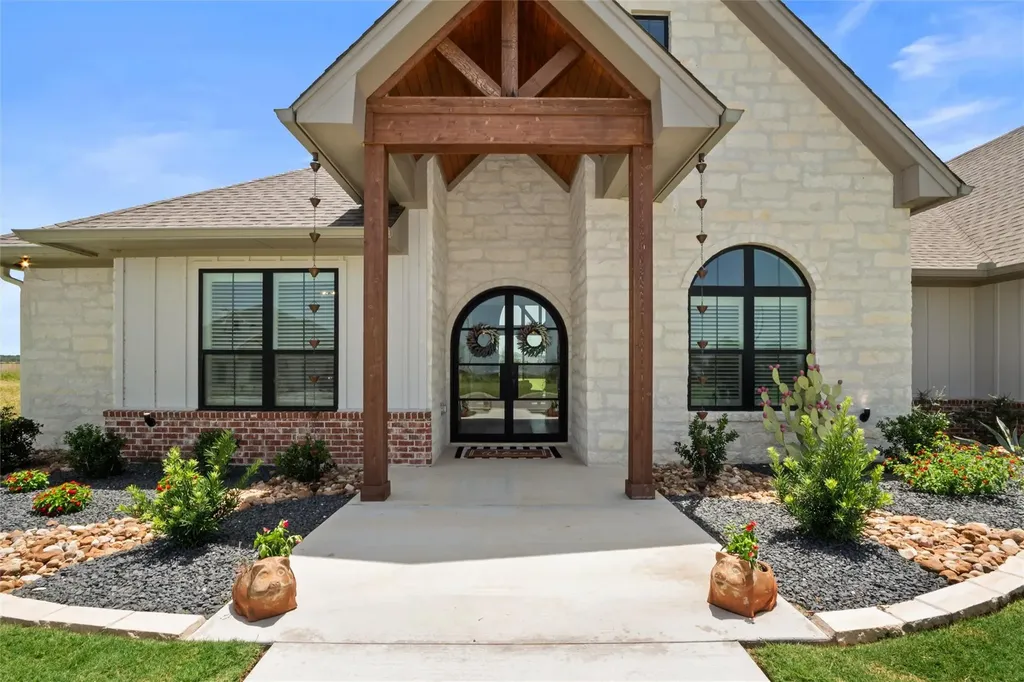1602 Hunt Drive Salado TX 76571