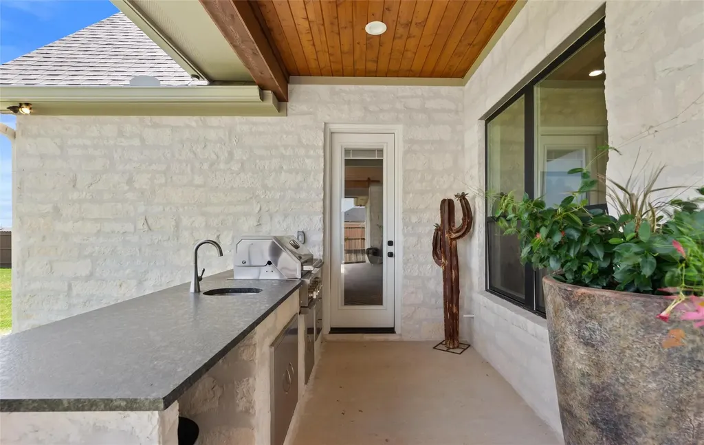 1602 Hunt Drive Salado TX 76571