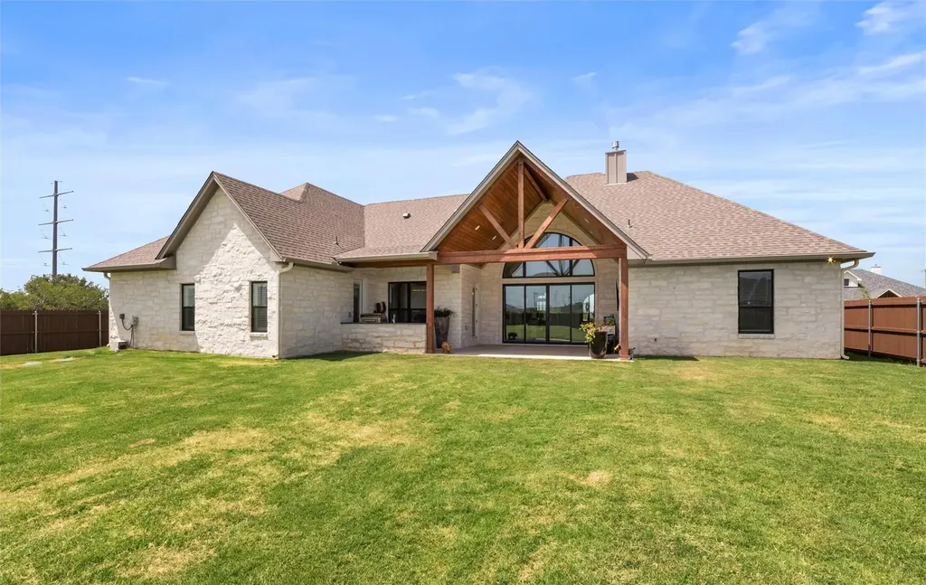 1602 Hunt Drive Salado TX 76571