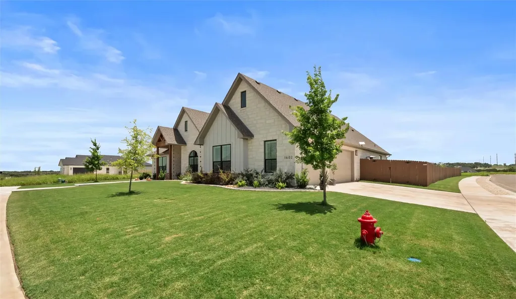 1602 Hunt Drive Salado TX 76571