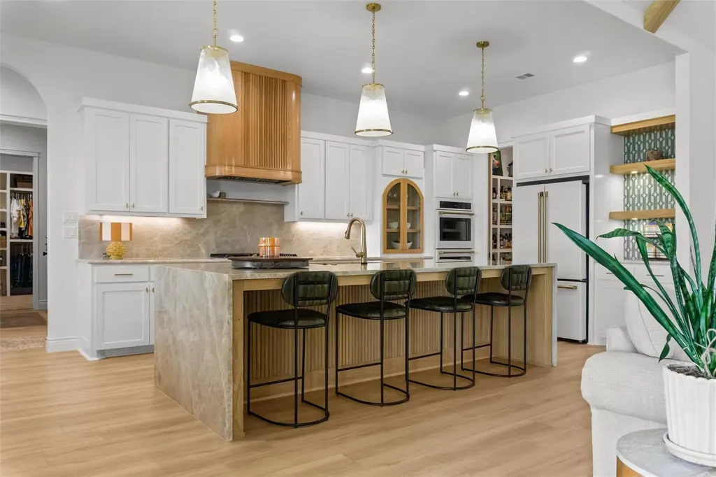 1602 Hunt Drive Salado TX 76571