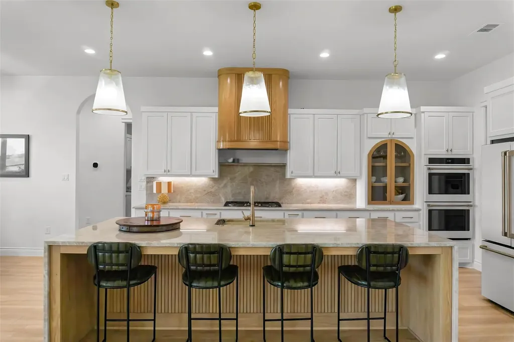 1602 Hunt Drive Salado TX 76571