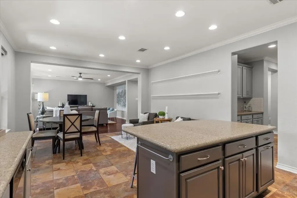 11208 Bastogne Loop Austin TX 78739