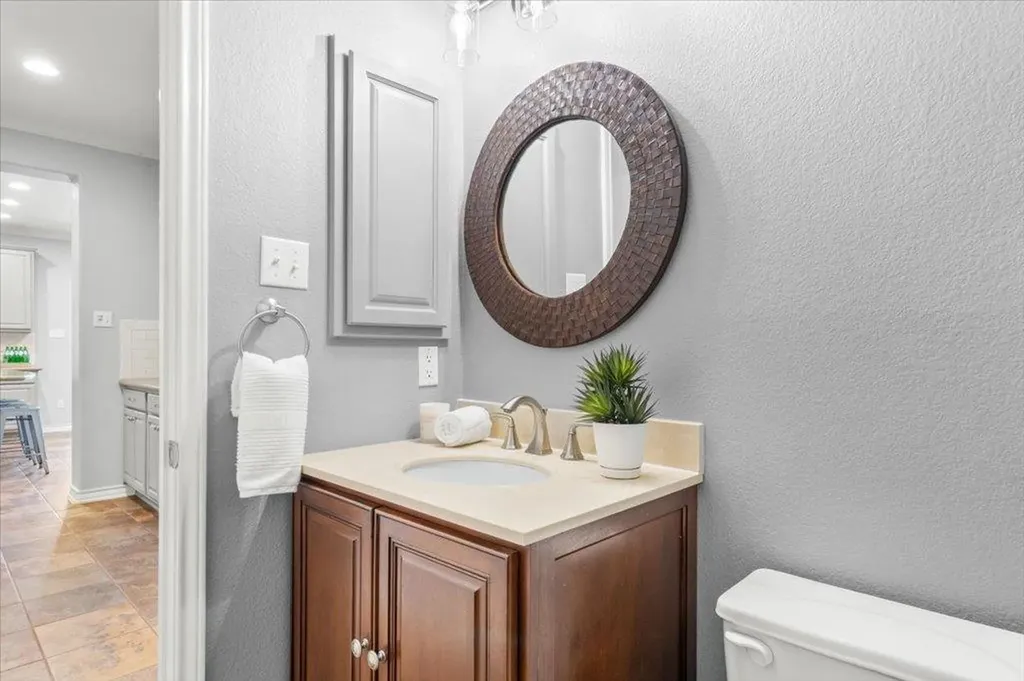 11208 Bastogne Loop Austin TX 78739