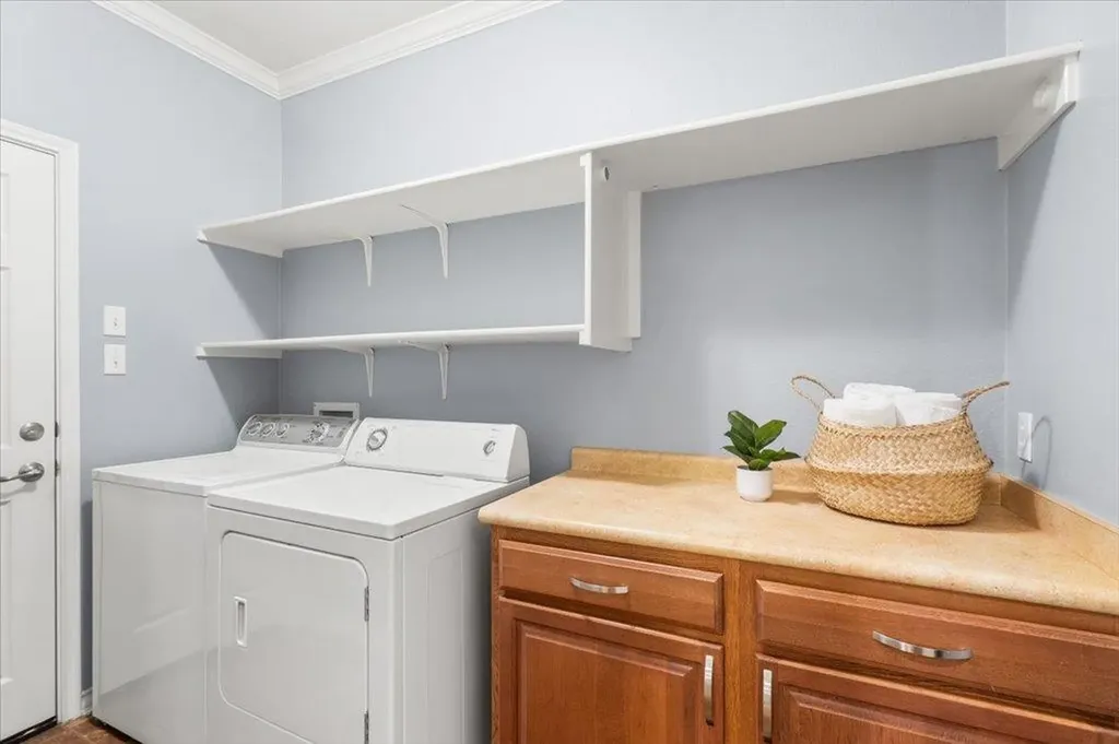 11208 Bastogne Loop Austin TX 78739