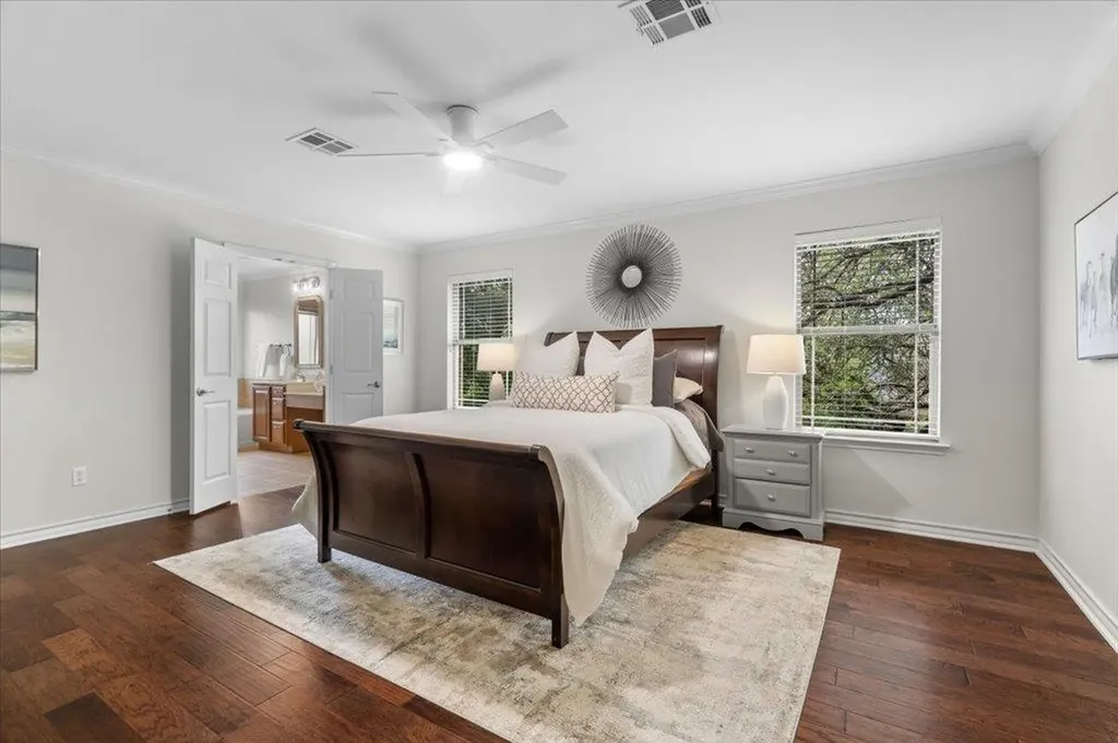 11208 Bastogne Loop Austin TX 78739