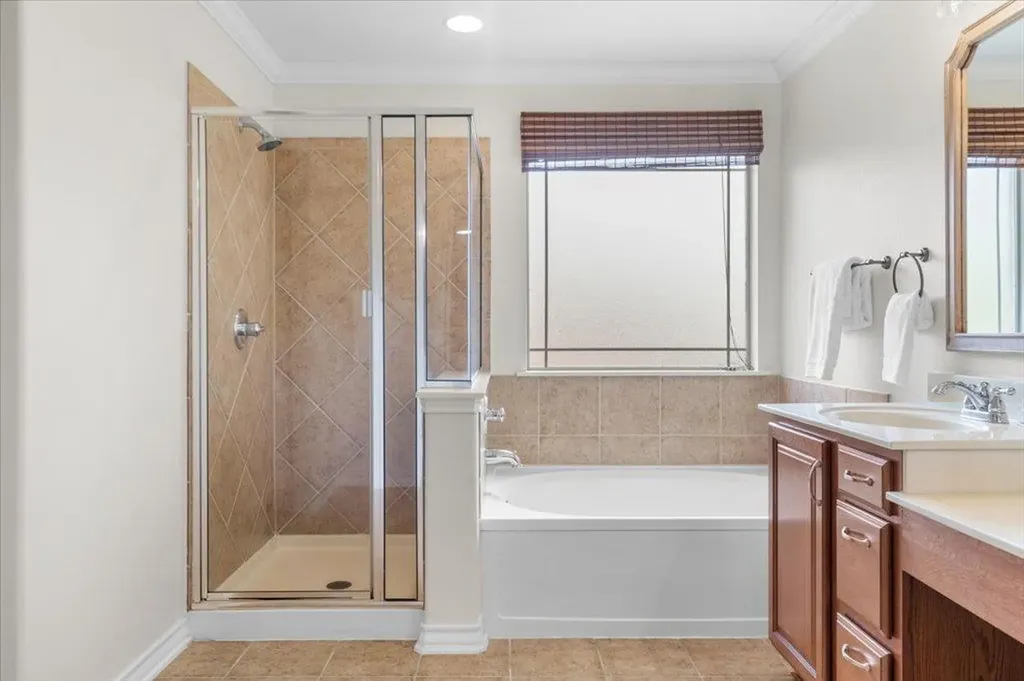 11208 Bastogne Loop Austin TX 78739