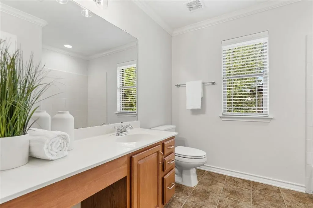 11208 Bastogne Loop Austin TX 78739