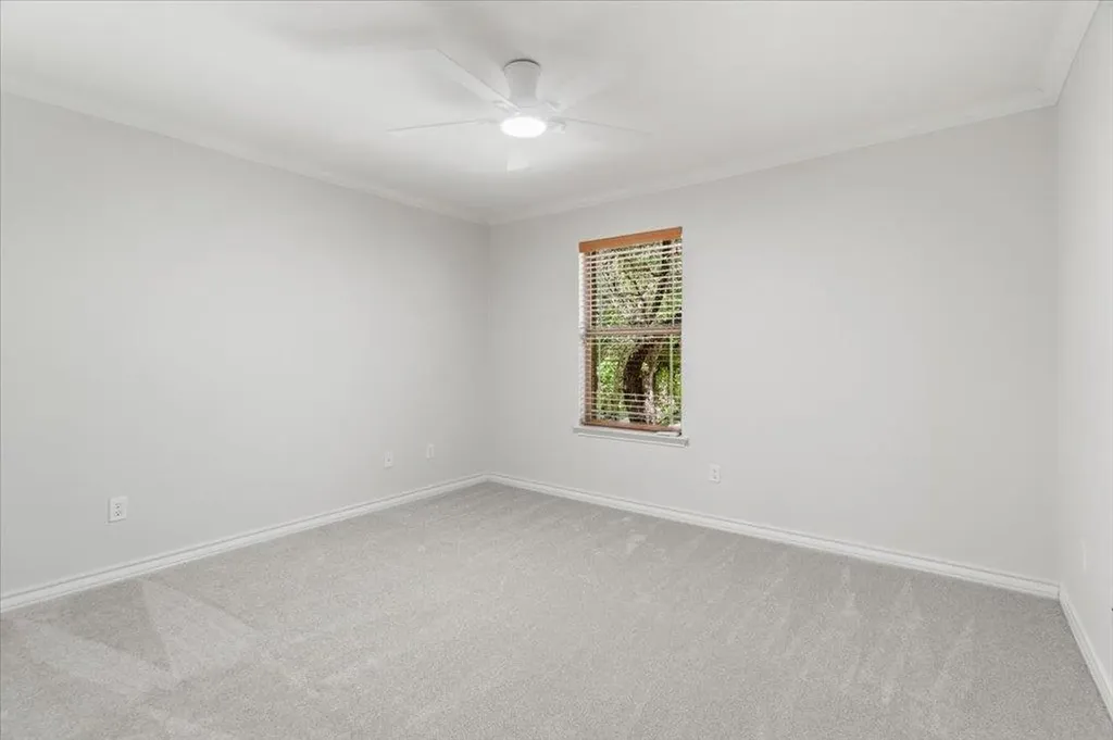 11208 Bastogne Loop Austin TX 78739