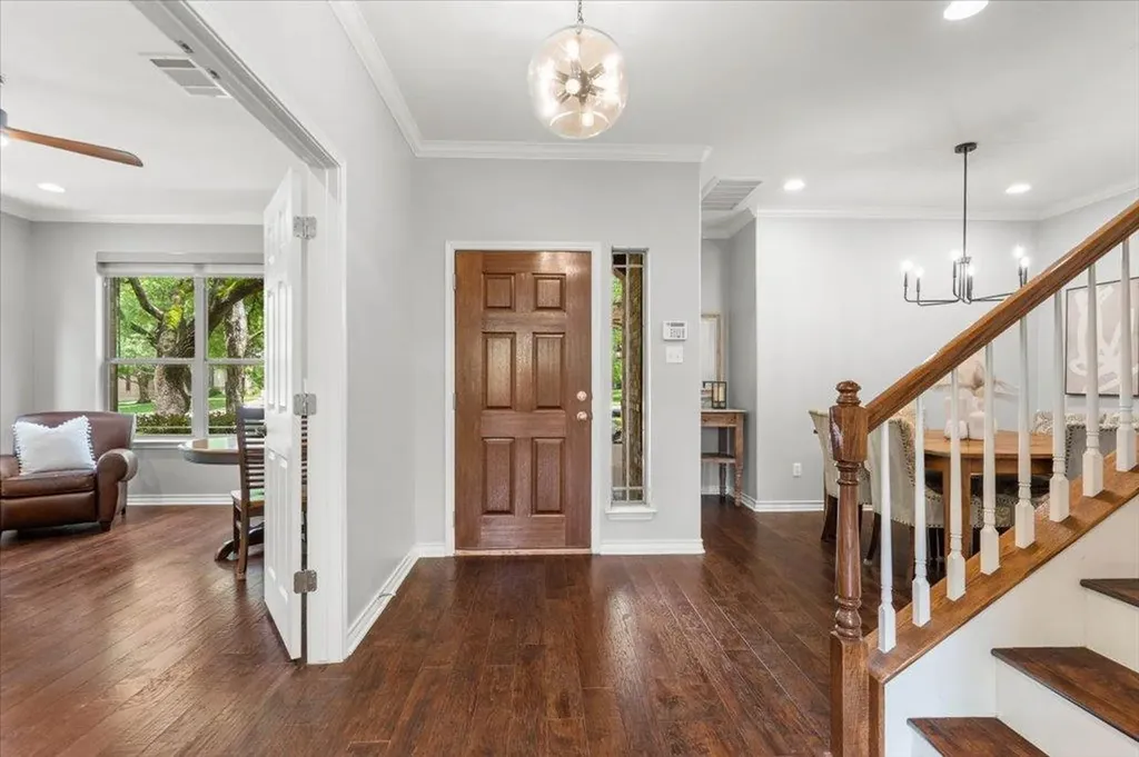 11208 Bastogne Loop Austin TX 78739