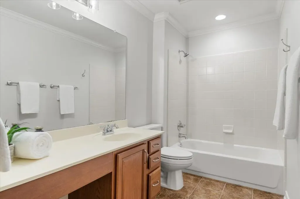11208 Bastogne Loop Austin TX 78739