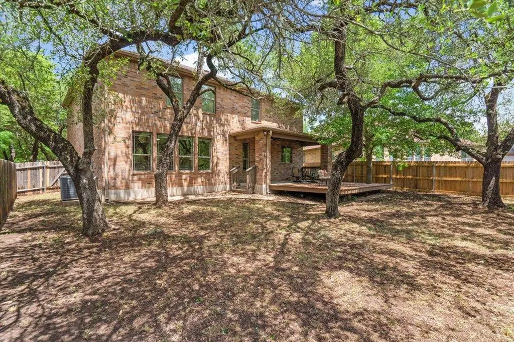 11208 Bastogne Loop Austin TX 78739